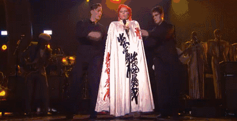 漫天飄毛的盛大派對(duì)開始惹