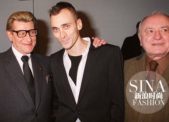 Yves-Saint-Laurent、Hedi-Slimane、Pierre-Bergé在Dior后臺的合影