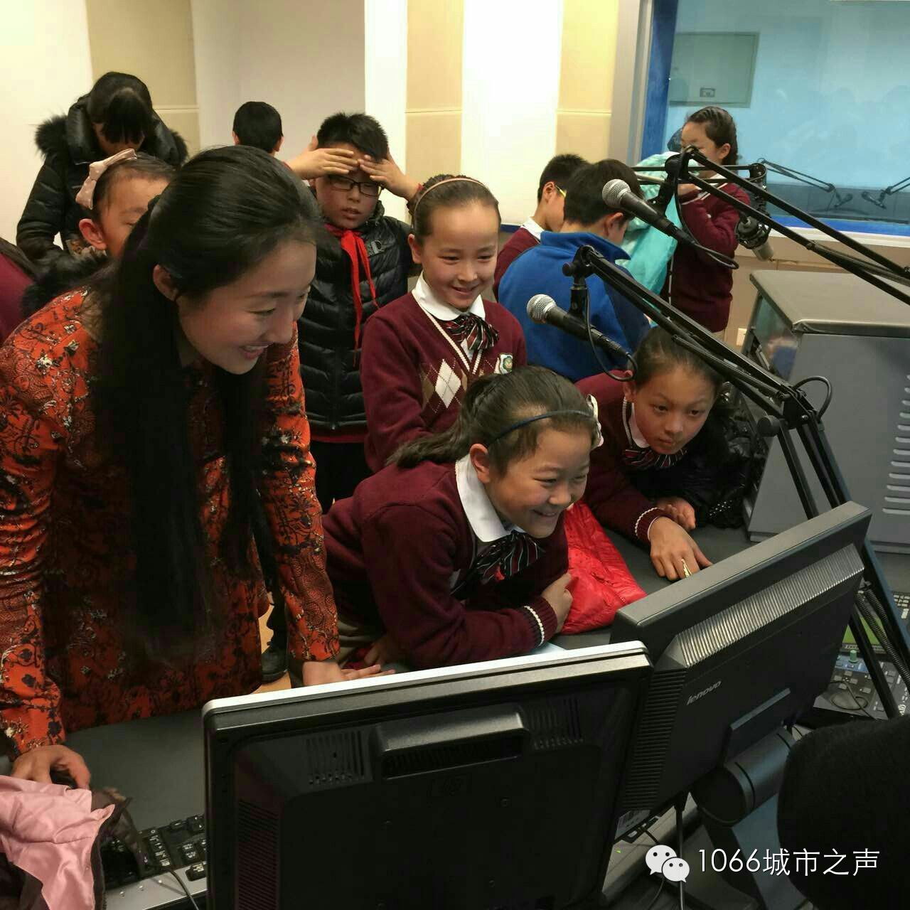 “好激動，好激動”！天天上學(xué)、放學(xué)都從廣播大廈經(jīng)過，今天終于進(jìn)來了！