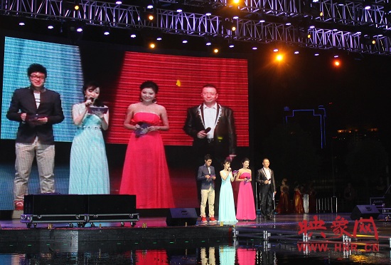 現(xiàn)場(chǎng)主持人帥天、小糖、李江、凱文