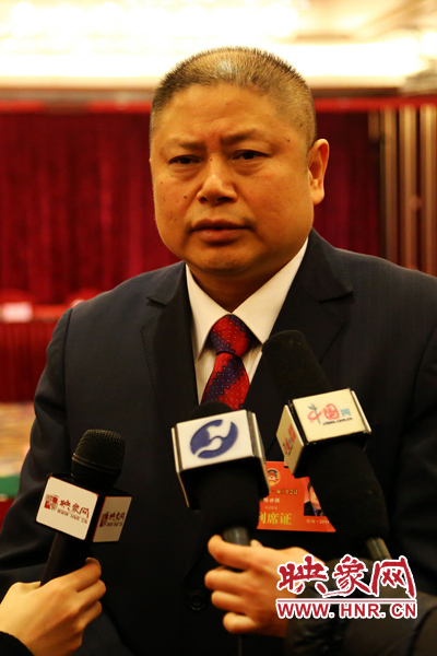 全國(guó)政協(xié)委員，河南弘昌集團(tuán)、信陽(yáng)毛尖集團(tuán)董事長(zhǎng)陳世強(qiáng)