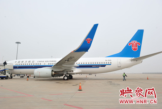 南航河南分公司新引進(jìn)的B1919號737-800型客機 南航河南分公司新引進(jìn)的B1919號737-800型客機