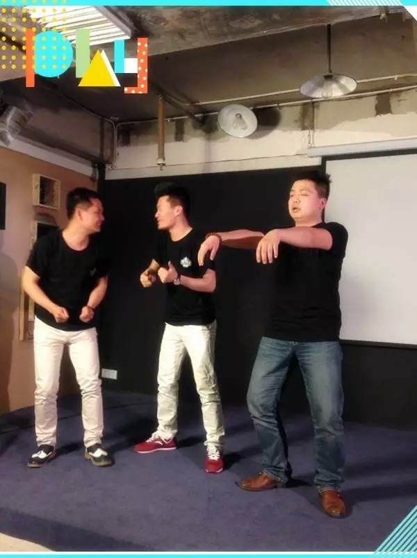 能看出這個場景主題是衛(wèi)生紙嗎？我讀書少，你別騙我……