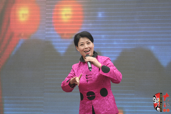 著名曲劇表演藝術家、中國戲劇梅花獎獲得者方素珍演唱曲劇《風雪配》選段“今日是我出閨的前一天晚上”