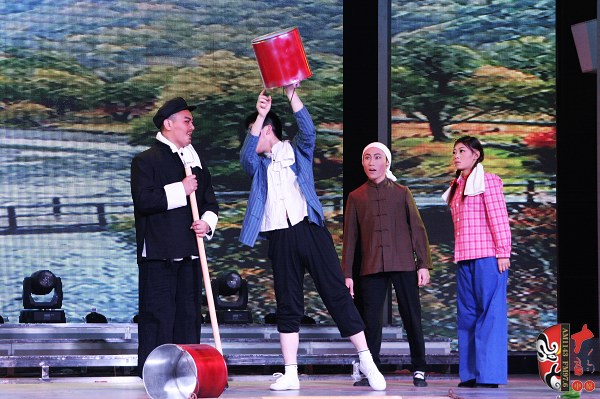 第五場(chǎng)，素雅青年豫劇團(tuán)徐國言飾老支書