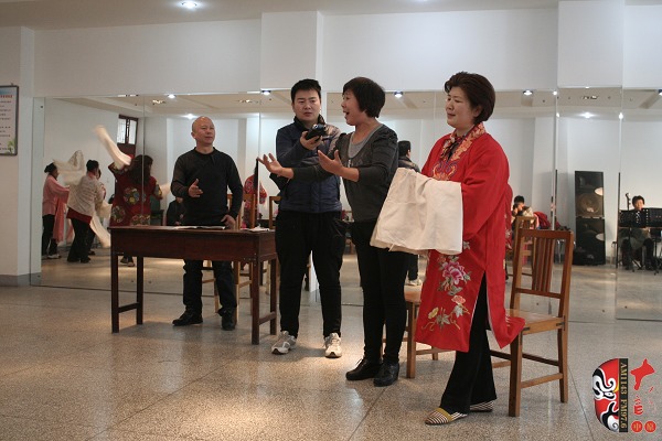 著名戲曲節(jié)目主持人、河南電臺(tái)戲曲廣播當(dāng)家小生月陽(yáng)錄制現(xiàn)場(chǎng)花絮