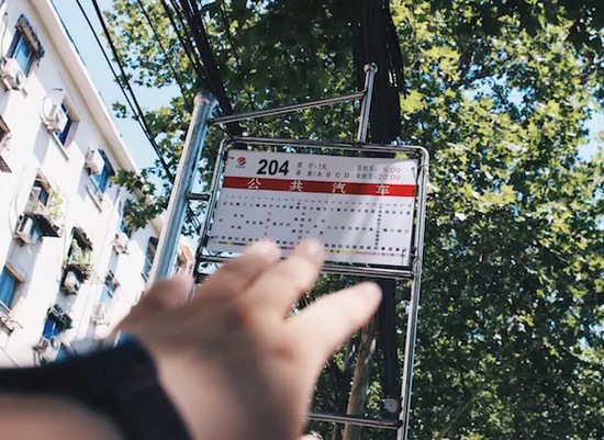 鄭州日常，公共汽車(chē)，最大眾的出行方式。