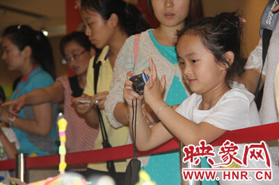 來一個(gè)近景吧，我的攝影可不是白學(xué)的