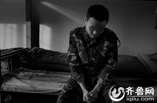 　因癡迷于賭博，研究生方光被學(xué)校開除。方光在濟(jì)南一戒網(wǎng)學(xué)校接受教育