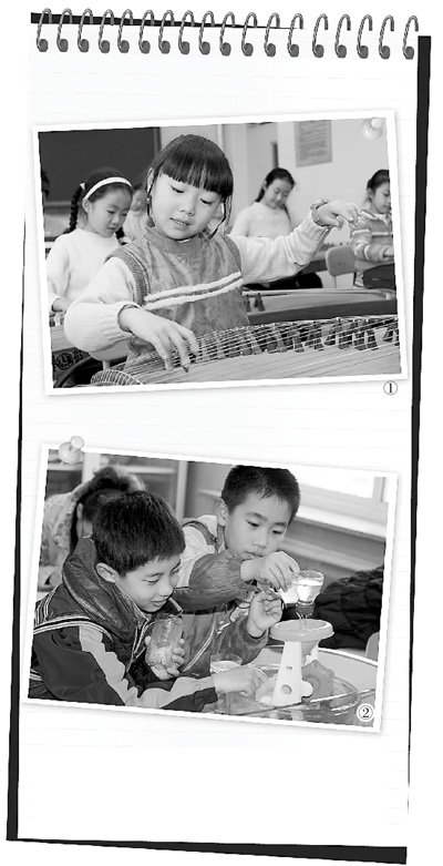 　圖1：鐵路五小古箏社團(tuán)的孩子們正在演奏《高山流水》，圖2：科學(xué)課上，孩子們正在探索水的秘密。