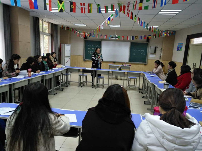 教導(dǎo)處副主任張莉老師講話