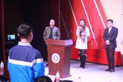 三位導(dǎo)師同臺(tái)回答同學(xué)們的創(chuàng)業(yè)問(wèn)題