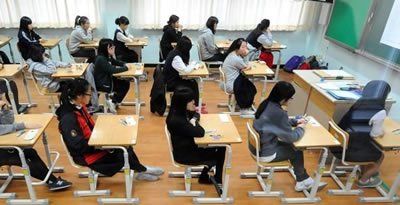 　藝術(shù)生不僅需要專業(yè)課優(yōu)秀，文化課成績也必須達(dá)標(biāo)