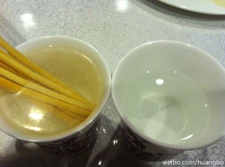 圖片來自黃渤、河北李虎微博