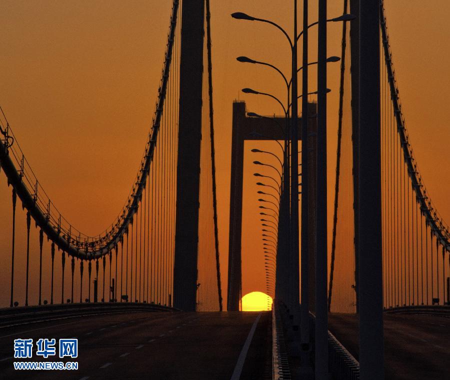 江蘇泰州長(zhǎng)江公路大橋即將通車(chē)