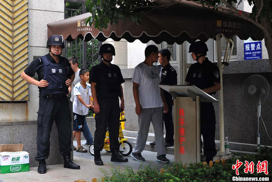 7月31日，成都成華區(qū)二十四城小區(qū)發(fā)生警匪槍戰(zhàn)。