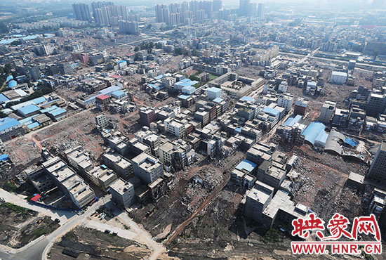 震驚！航拍鄭州城中村拆遷 宛如“地震災(zāi)區(qū)”