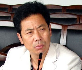 安徽一中學(xué)校長被女勤雜工刺傷下體 嫌犯被刑拘