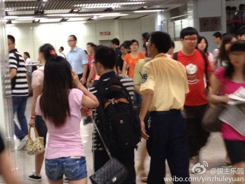 7月22日早上，上海地鐵6號(hào)線浦電路站，一男一女發(fā)生激烈口角，女子“指證”男子系“色狼”。