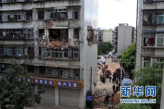 　6月9日在云南楚雄市拍攝的被炸毀的房屋。 新華社發(fā)