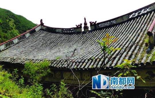 　照光寺在致歉微博中稱，該寺位于蒼山之上，年久失修，且沒有防火通道。