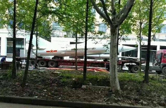 戰(zhàn)斗機(jī)運(yùn)輸途中 戰(zhàn)斗機(jī)運(yùn)輸途中