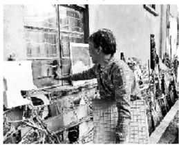 老人家中被盜四次，因而如此來保護(hù)自己