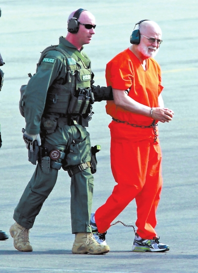 詹姆斯·巴爾杰（右）2011年資料圖片。圖/CFP