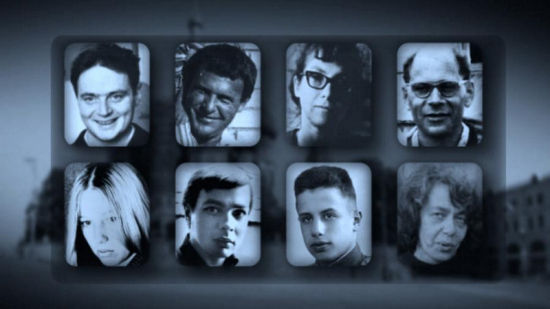 集會者打出與45年前抗議集會相同的標語“為了你們和我們的自由”。