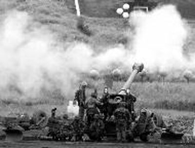 24日，日本陸上自衛(wèi)隊(duì)在進(jìn)行演練