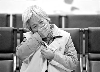 11月20日，河南省鹿邑縣法院，武文英涉嫌故意殺人被審。