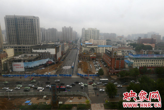 經(jīng)三路下穿金水路隧道工程已經(jīng)開始封閉施工。