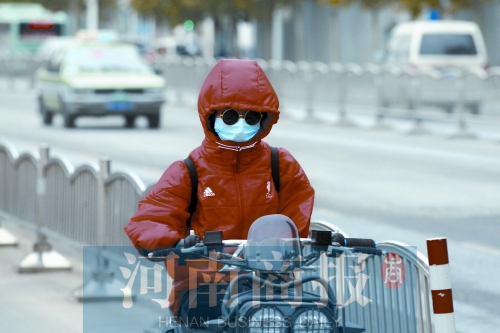 全副武裝，抵抗寒風(fēng)