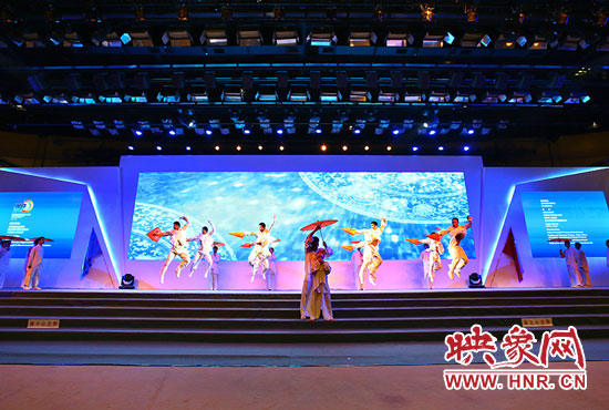 現(xiàn)場(chǎng)表演。