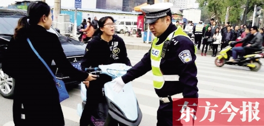 昨日，鄭州市交巡警“百日行動(dòng)”首日