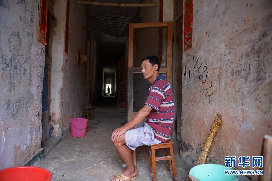 農(nóng)場棚戶區(qū)的最后留守家庭：留下的是回憶，迎來的是幸福