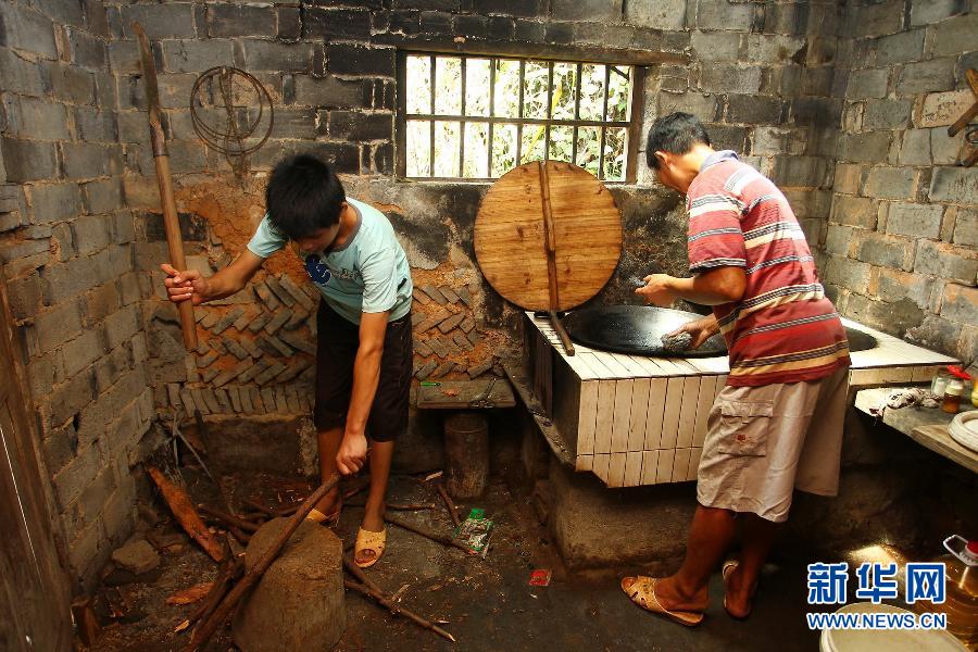 農(nóng)場棚戶區(qū)的最后留守家庭：留下的是回憶，迎來的是幸福