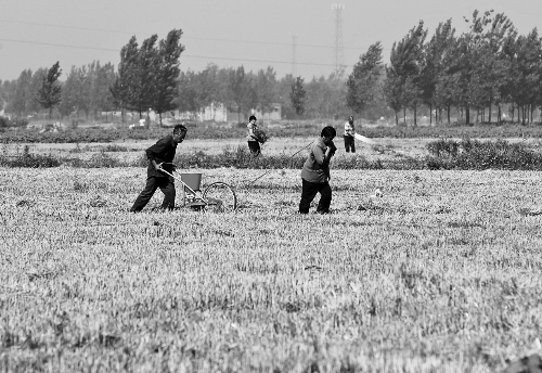 今后，農(nóng)民的土地承包經(jīng)營權(quán)將可以進(jìn)行抵押融資。