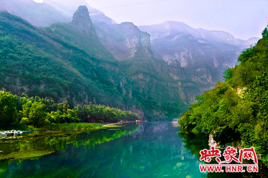 到青天河玩水盡享清涼 感受觀音峽靜謐心靈之旅 到青天河玩水盡享清涼 感受觀音峽靜謐心靈之旅