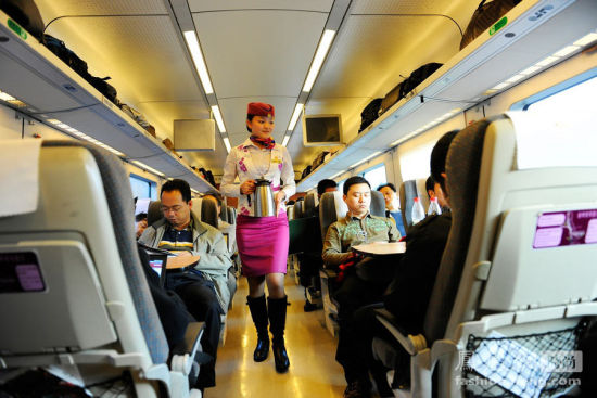 8月下旬起 重慶周末將有動車直達(dá)青城山都江堰 8月下旬起 重慶周末將有動車直達(dá)青城山都江堰