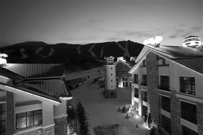 　　俯瞰亞布力,一個安靜的東北小鎮(zhèn),俄語“蘋果園”的意思?！? oldsrc=