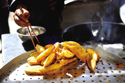 陜北特色小吃黃炸糕。