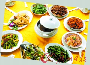 在封開(kāi)品嘗各地美食,大飽口福。