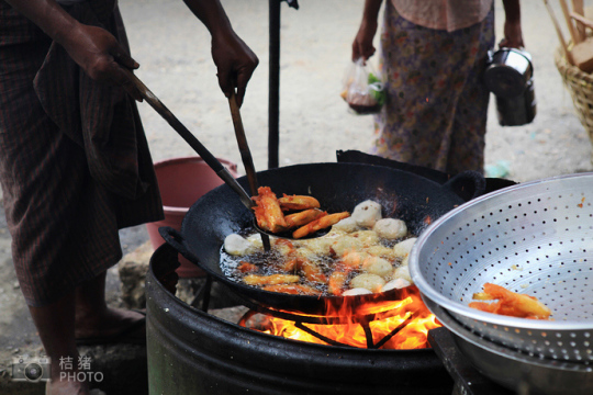 緬甸，繽紛的街邊平民小吃