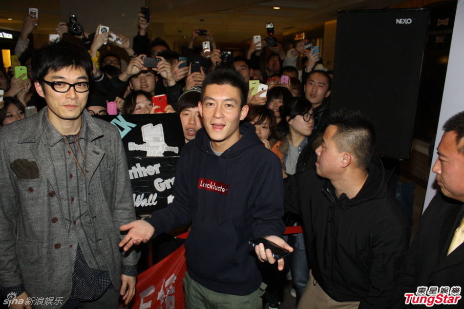 陳冠希助陣好友潮店開(kāi)張