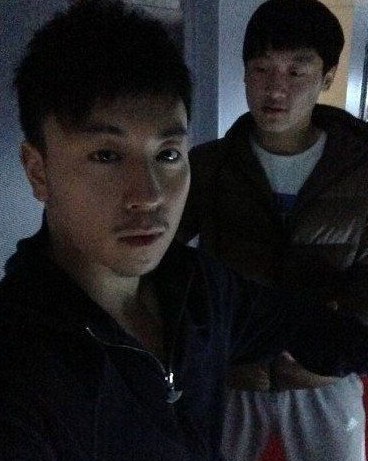 釋小龍與工作人員之前的合影。（資料圖）