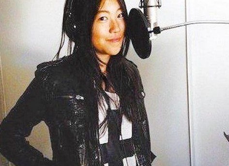 王菲女兒竇靖童的彈唱視頻被網(wǎng)友贊美。（資料圖）