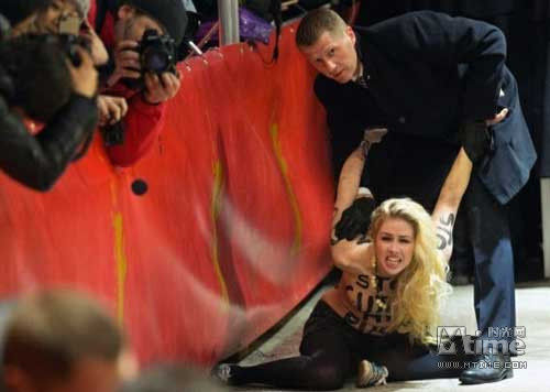 烏克蘭女權組織半裸鬧柏林電影節(jié)