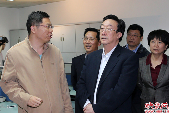 5月9日上午11點(diǎn)10分，河南省委書記郭庚茂一行來(lái)到映象網(wǎng)視察。映象網(wǎng)記者 邵恰 段晉哲攝