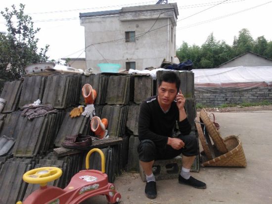 張輝忙于電話找工作，表示將自食其力。